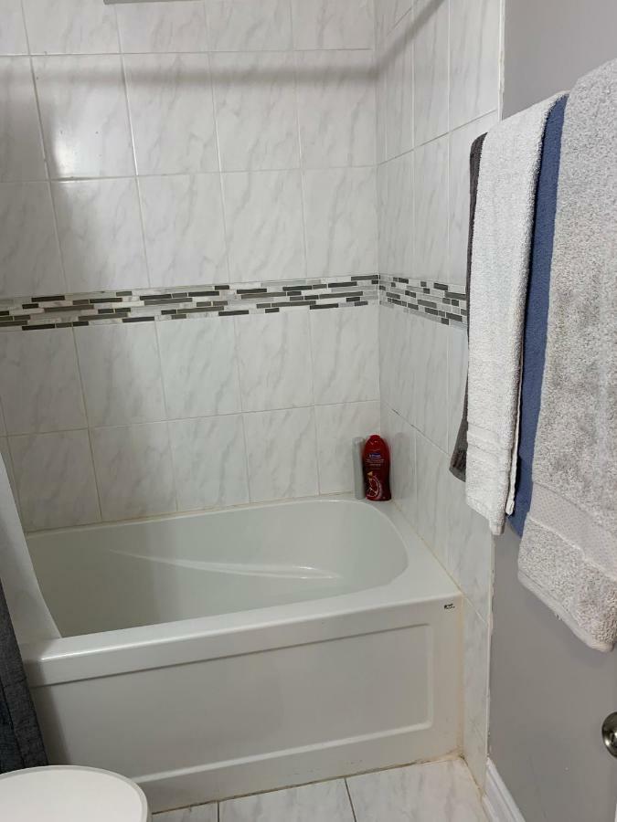 Clean, Beautiful&Modern 2 bedroom apartment Mississauga Buitenkant foto
